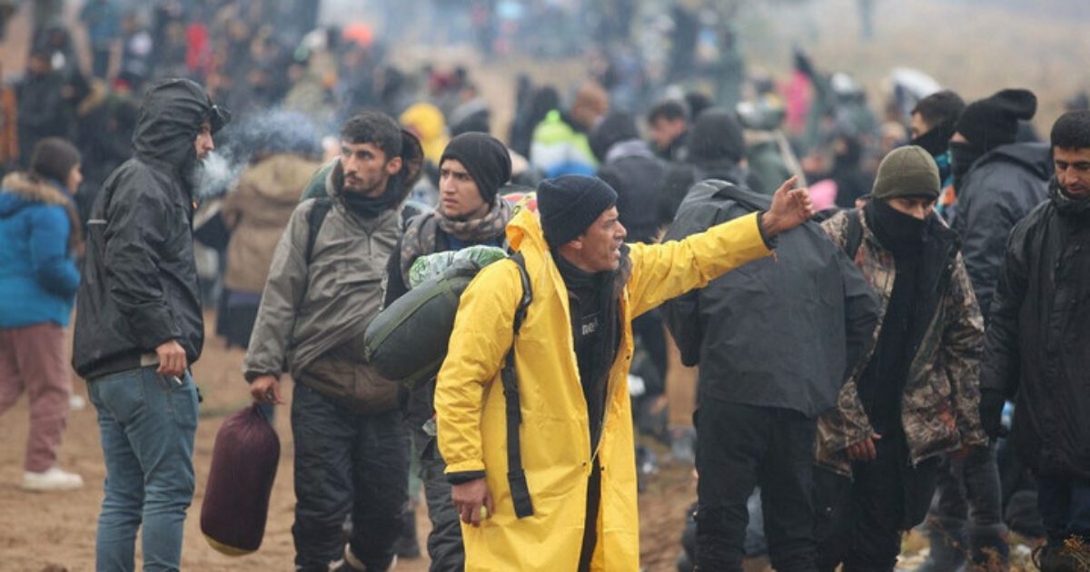 Migranten  an der ungarischen Grenze